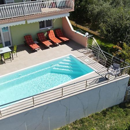 Apartment M&M With Private Pool Kucine Екстер'єр фото