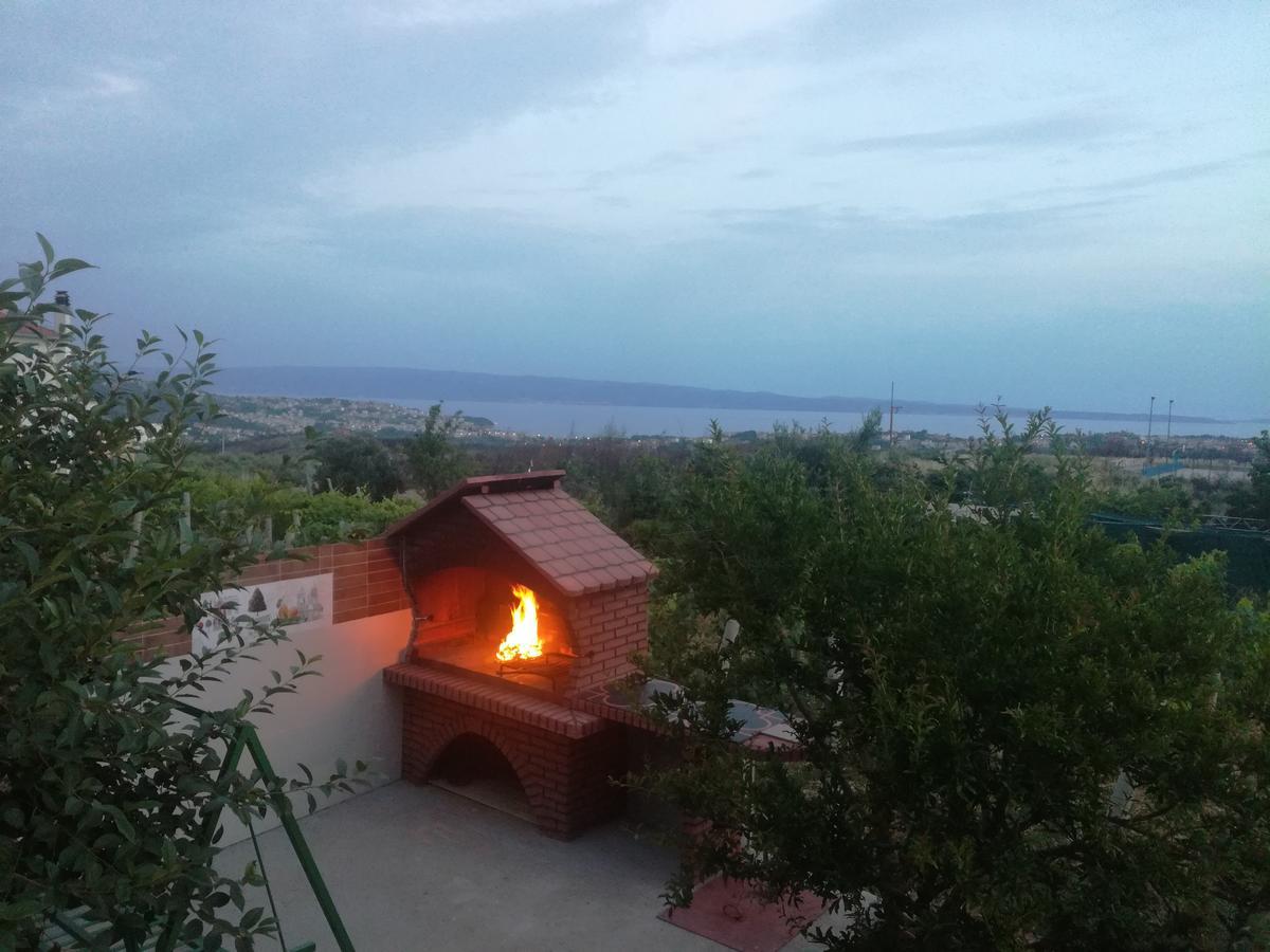 Apartment M&M With Private Pool Kucine Екстер'єр фото